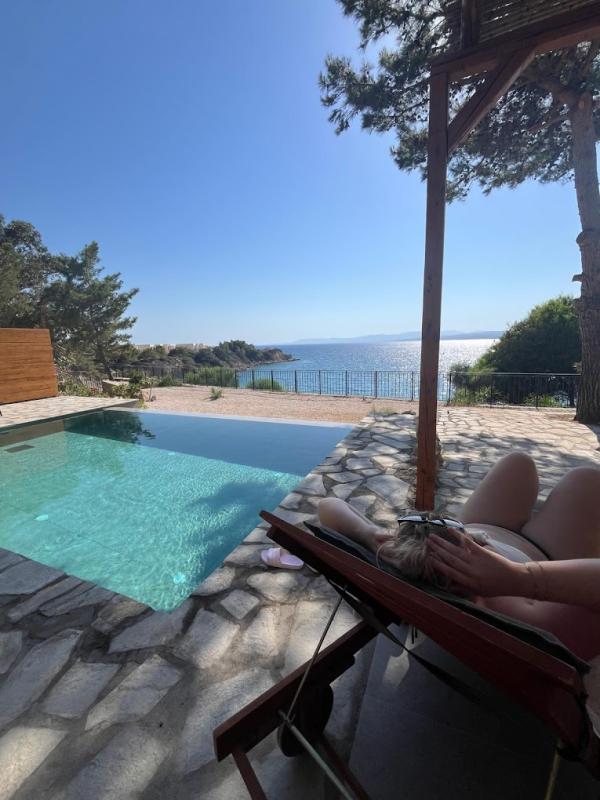 ΕΝΟΙΚΙΑΖΟΜΕΝΑ ΔΙΑΜΕΡΙΣΜΑΤΑ ΔΩΜΑΤΙΑ STUDIOS PEFKI VILLAS ΠΕΥΚΙ ΙΣΤΙΑΙΑ ΕΥΒΟΙΑ ΤΟΥΡΟΥΤΟΓΛΟΥ ΣΟΦΙΑ
